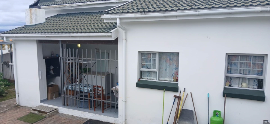 3 Bedroom Property for Sale in Fraaiuitsig Western Cape